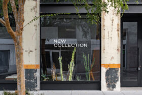 מדבקות לחלונות ראווה